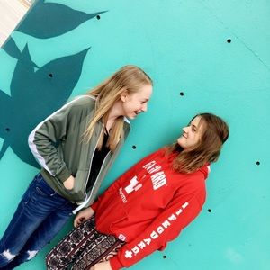 Meet your Posher, Noelle